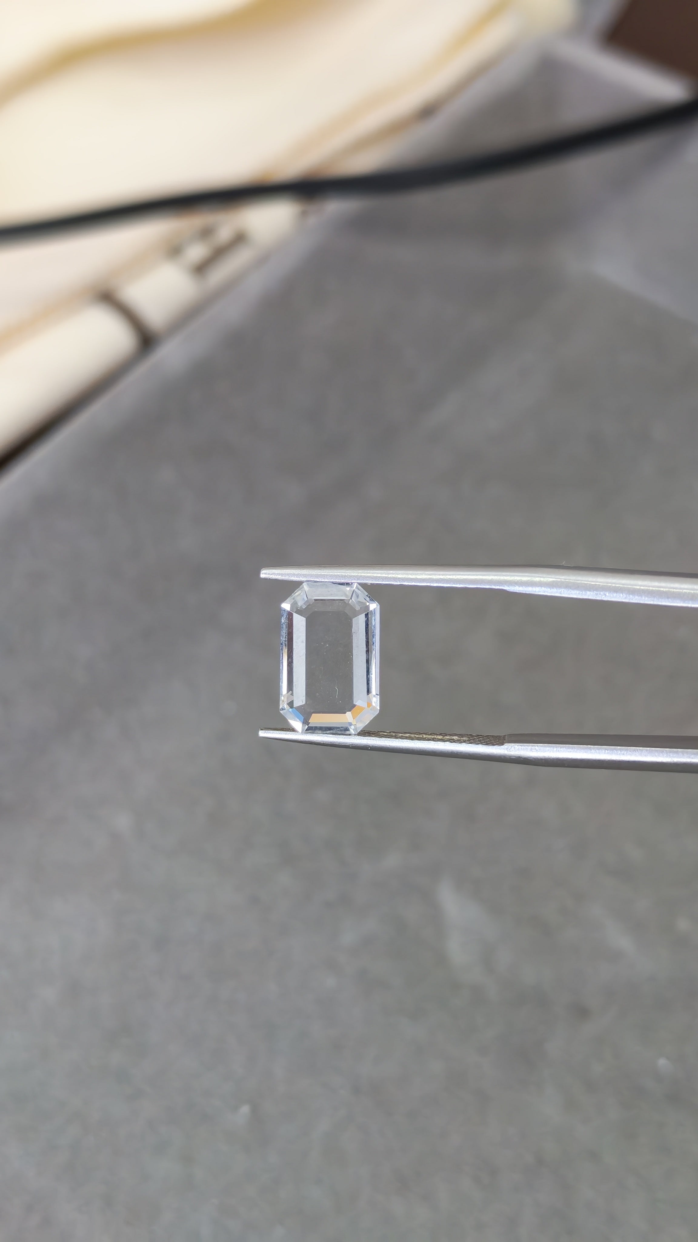 Colorless Topaz-2.76ct-portratit cut