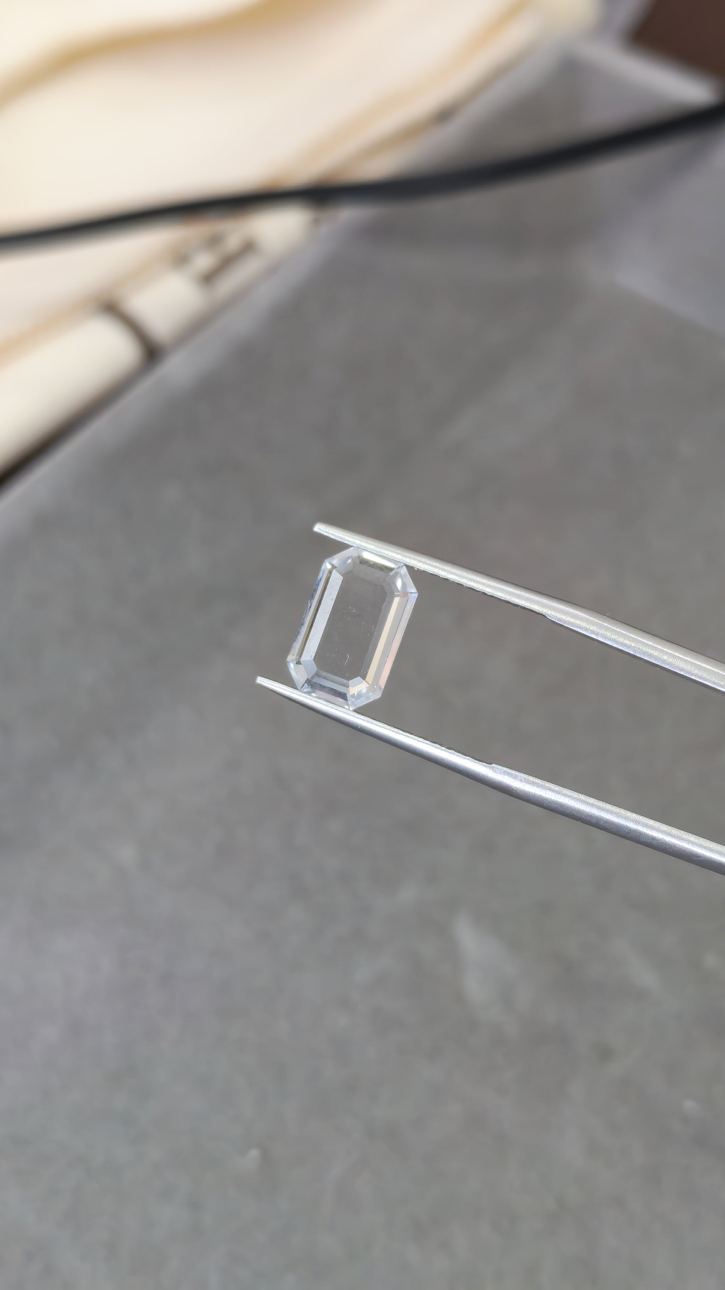 Colorless Topaz-2.76ct-portratit cut