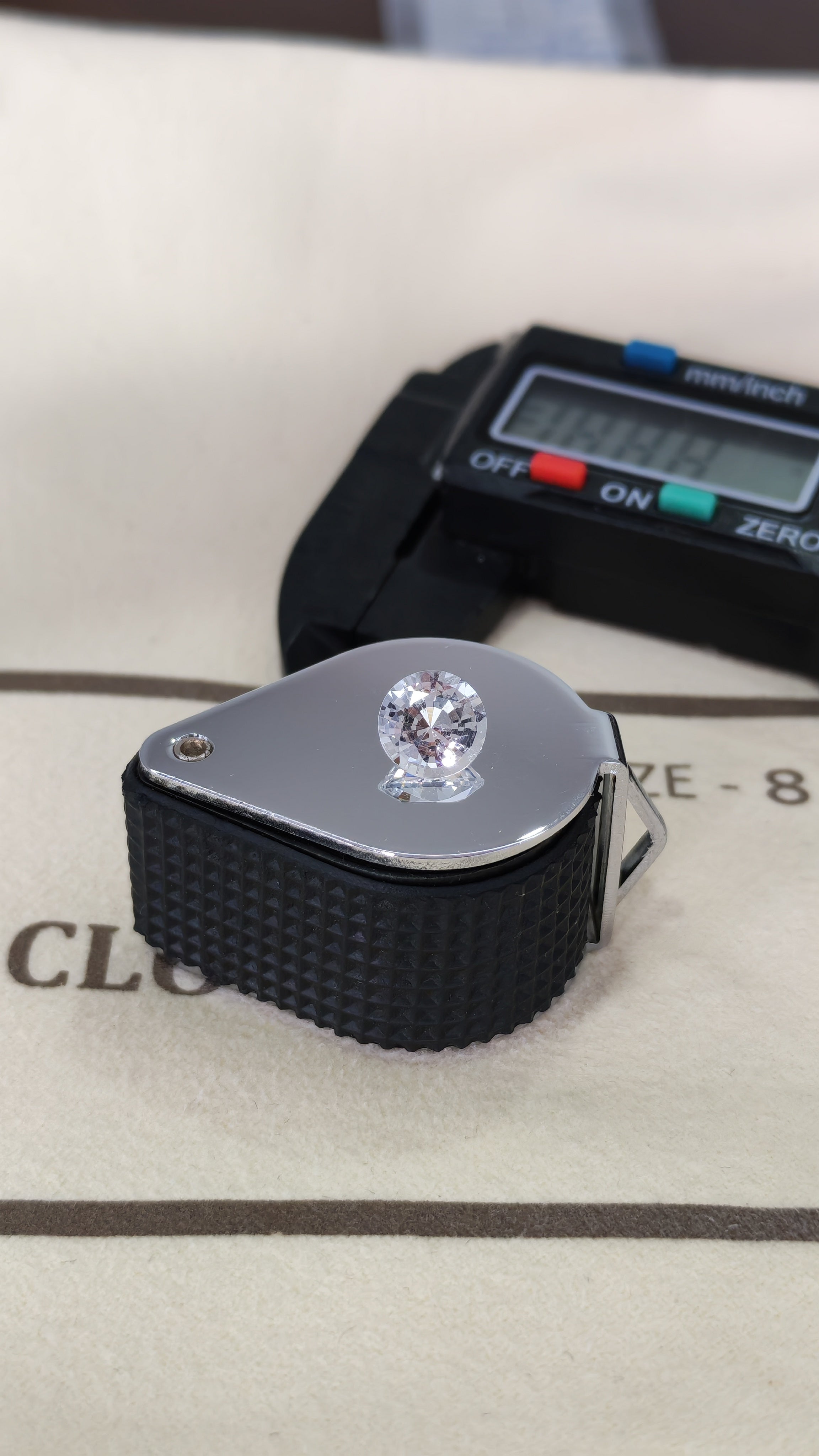 White Topaz-2ct- Round shape