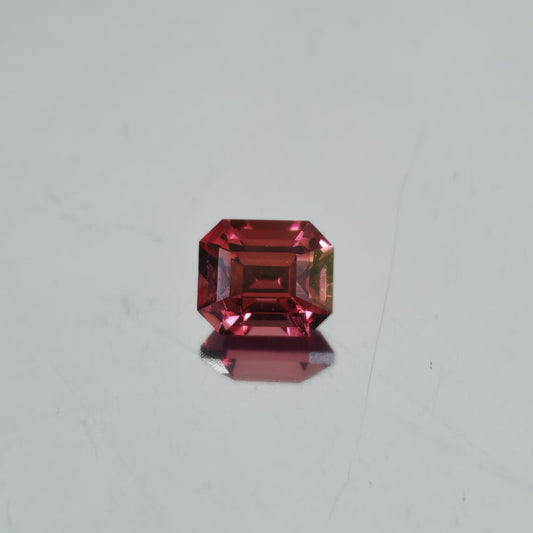 Garnet. 0.60ct.