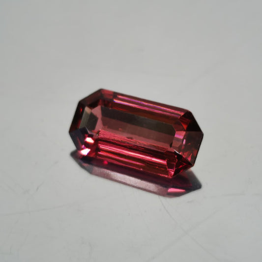 Garnet. 3.00ct. Pinkish-Red