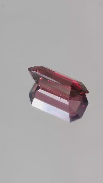 Garnet. 3.00ct. Pinkish-Red