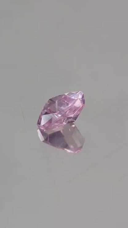 Pastel Pink Sapphire. 1.00 ct